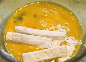 Đánh tan lòng đỏ trứng