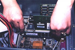 thay-the-mainboard-7