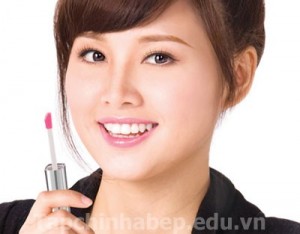 Lựa chọn màu son phù hợp cho đôi môi tạo nụ cười tỏa nắng